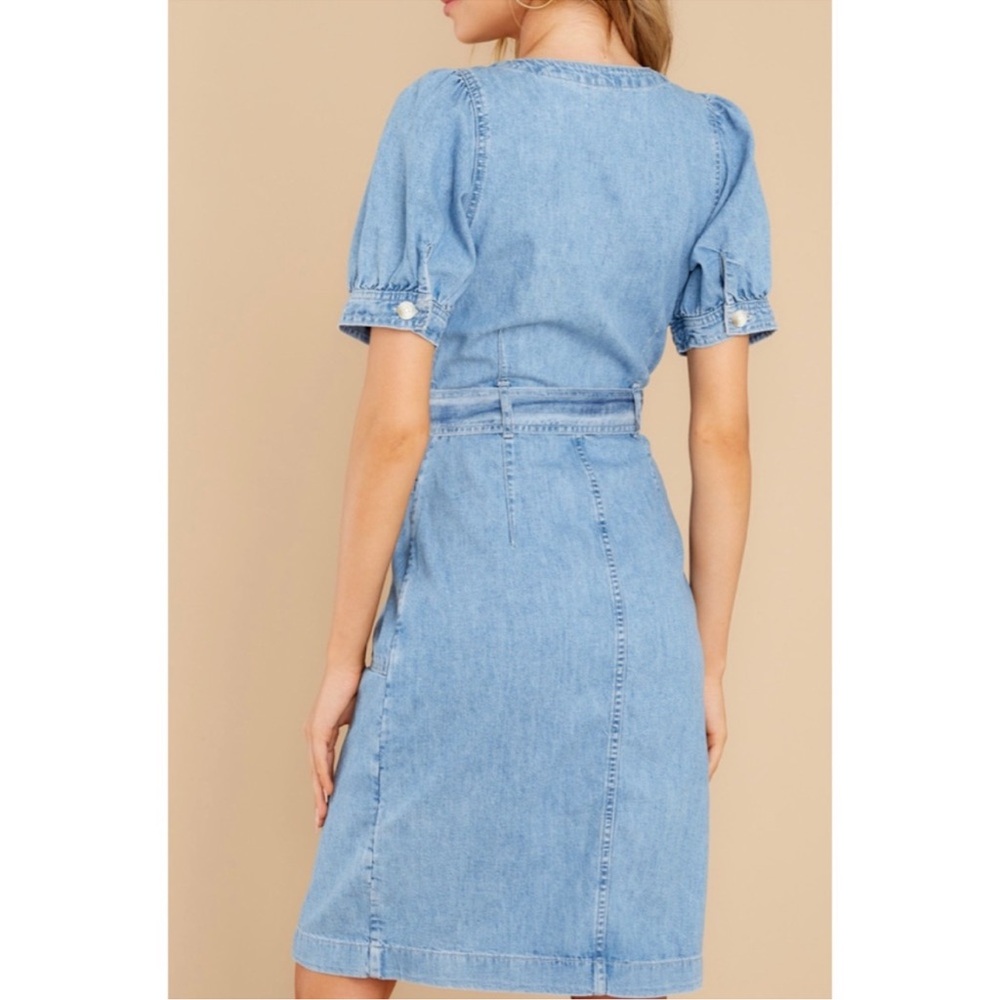Levi's Bryn Tie-Waist Denim Dress - Picture 2 of 10